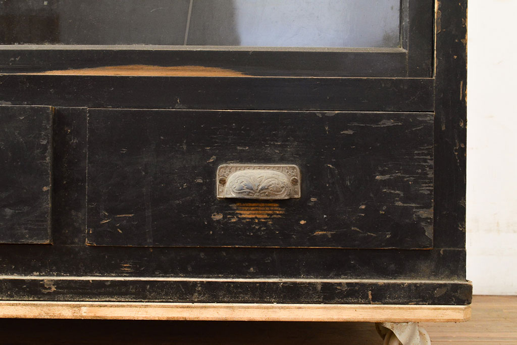 アンティーク家具　シックな黒塗りサイドボード(飾り棚)(R-036573)