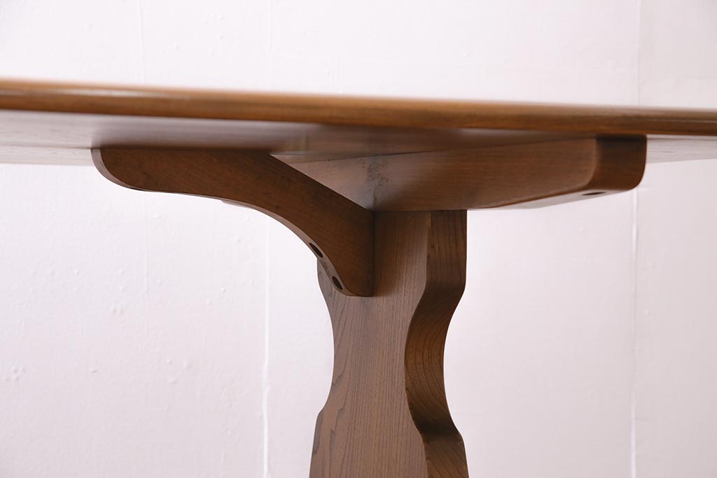 ヴィンテージ家具　イギリスビンテージ　ERCOL(アーコール)　エルム材　クラシカルな印象のダイニングテーブル(リフェクトリーテーブル)(R-044896)