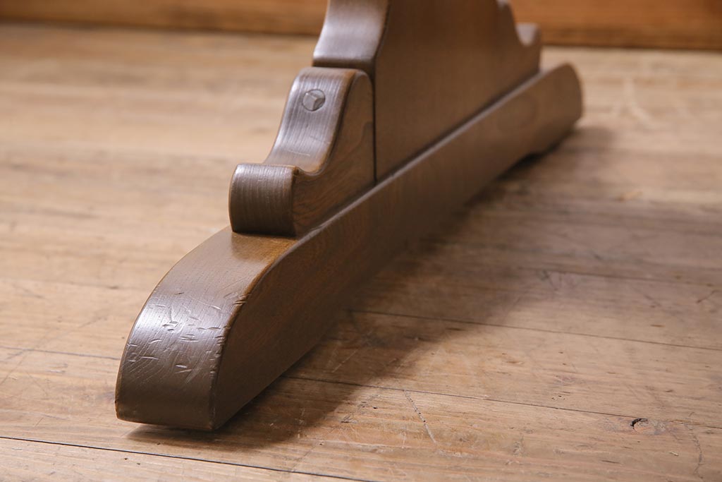 ヴィンテージ家具　イギリスビンテージ　ERCOL(アーコール)　エルム材　クラシカルな印象のダイニングテーブル(リフェクトリーテーブル)(R-044896)