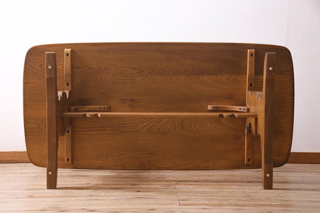 ヴィンテージ家具　イギリスビンテージ　ERCOL(アーコール)　エルム材　クラシカルな印象のダイニングテーブル(リフェクトリーテーブル)(R-044896)