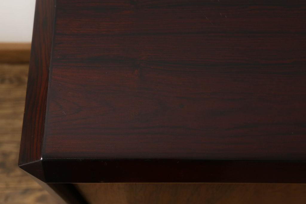 希少!　ビンテージ　美品　モビリア(mobilia)　ローズウッド　特徴的な木目が目を引くサイドボード(収納棚、戸棚、リビングボード、ヴィンテージ)(R-059531)