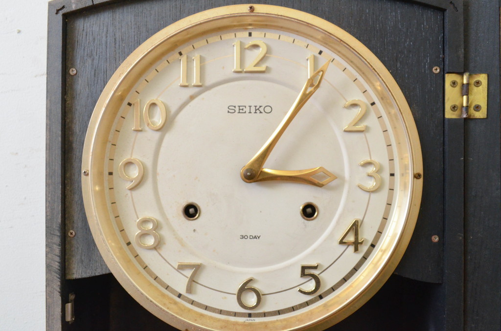 和製アンティーク　SEIKO(セイコー)　30DAY　インデックス(数字)と針の金色がお洒落な掛け時計(柱時計、古時計、振り子時計)(R-072277)