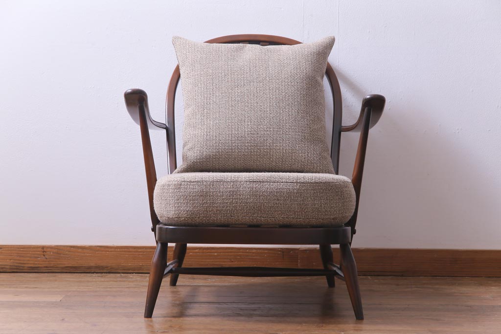 ヴィンテージ家具　イギリスビンテージ　ERCOL(アーコール)　ゆったりと座れる憩いのイージーチェア(ラウンジチェア、一人掛けソファ)(2)