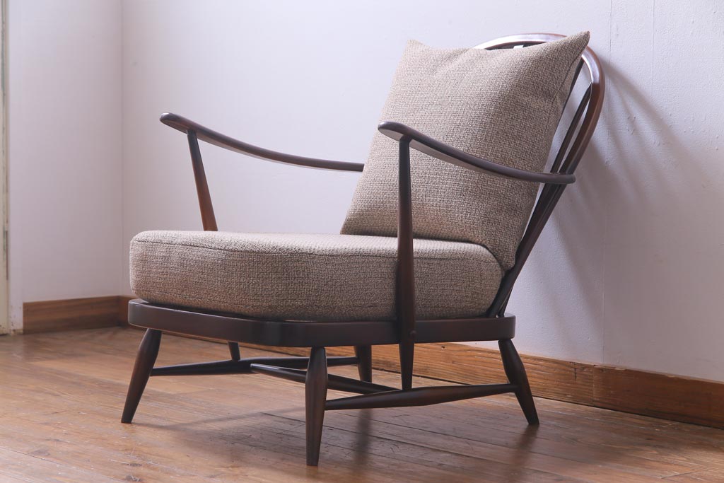 ヴィンテージ家具　イギリスビンテージ　ERCOL(アーコール)　ゆったりと座れる憩いのイージーチェア(ラウンジチェア、一人掛けソファ)(2)