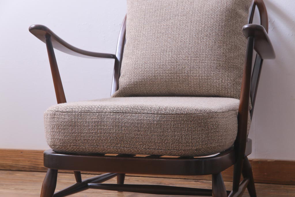 ヴィンテージ家具　イギリスビンテージ　ERCOL(アーコール)　ゆったりと座れる憩いのイージーチェア(ラウンジチェア、一人掛けソファ)(2)