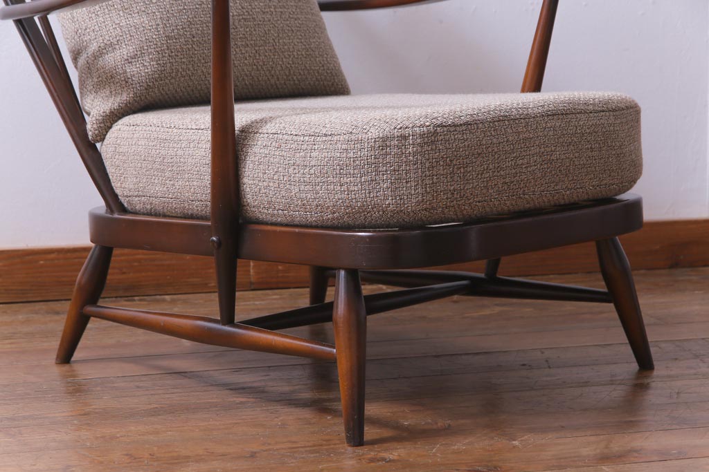 ヴィンテージ家具　イギリスビンテージ　ERCOL(アーコール)　ゆったりと座れる憩いのイージーチェア(ラウンジチェア、一人掛けソファ)(2)