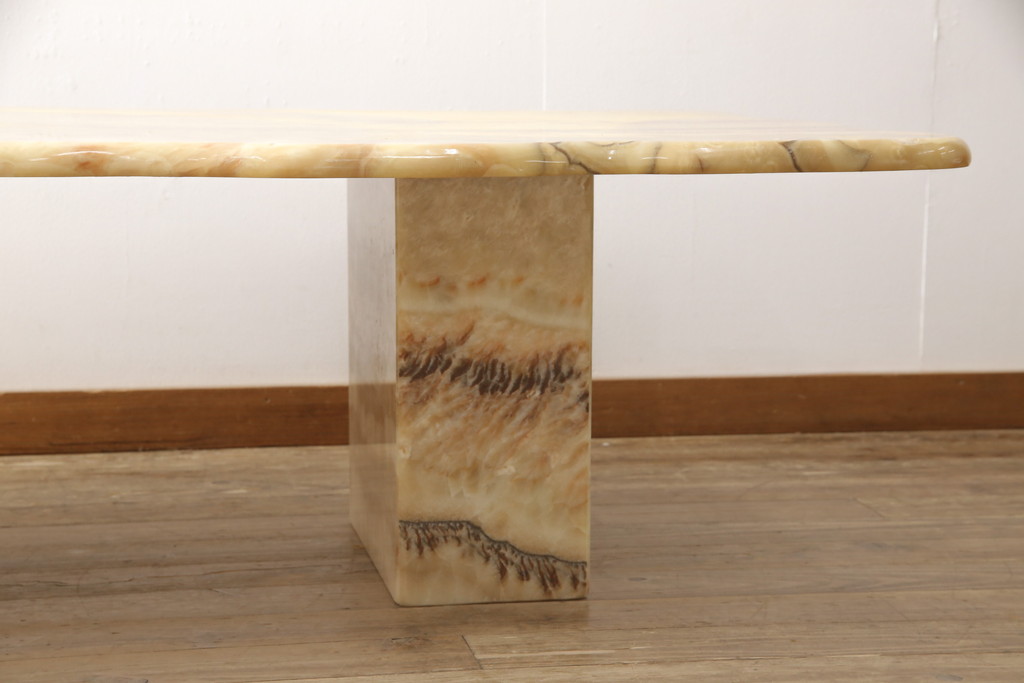 中古 イタリア高級家具 重厚な佇まいの大理石センターテーブル(ローテーブル)(定価約80万円)(R-054786) | ラフジュ工房