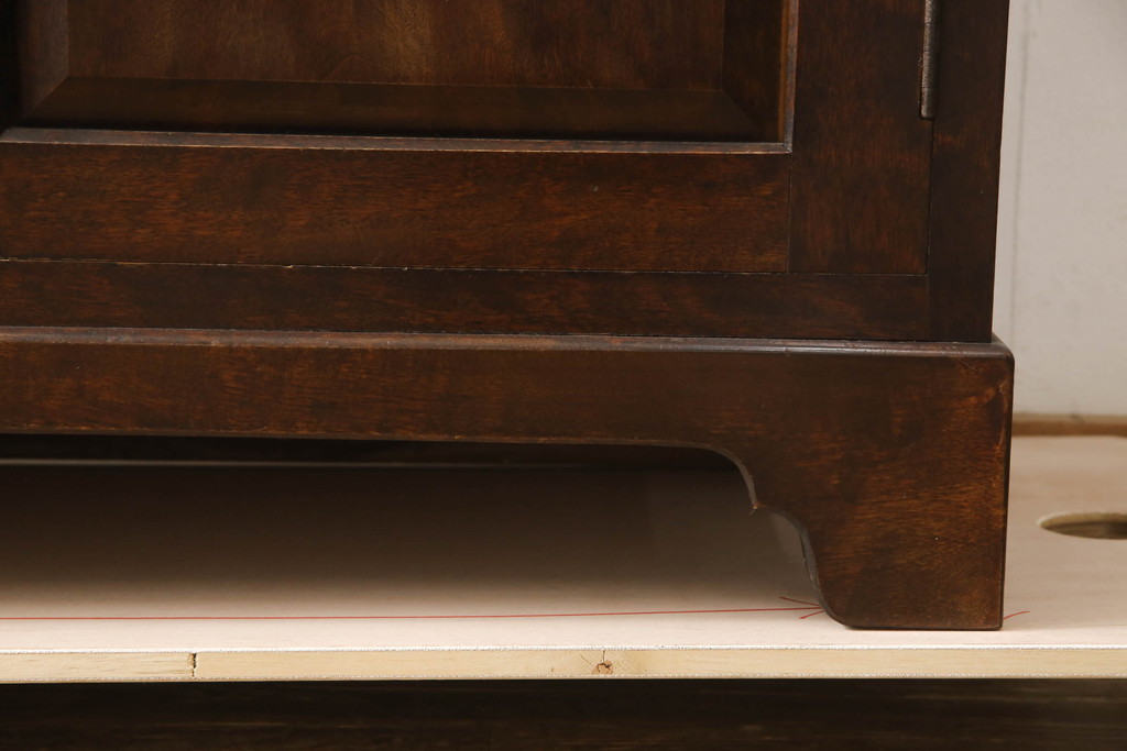 和製ビンテージ　松本民芸家具　#36型皿棚　深い色合いと凝ったデザインが魅力的なカップボード(食器棚、収納棚、戸棚、ヴィンテージ)(R-067734)