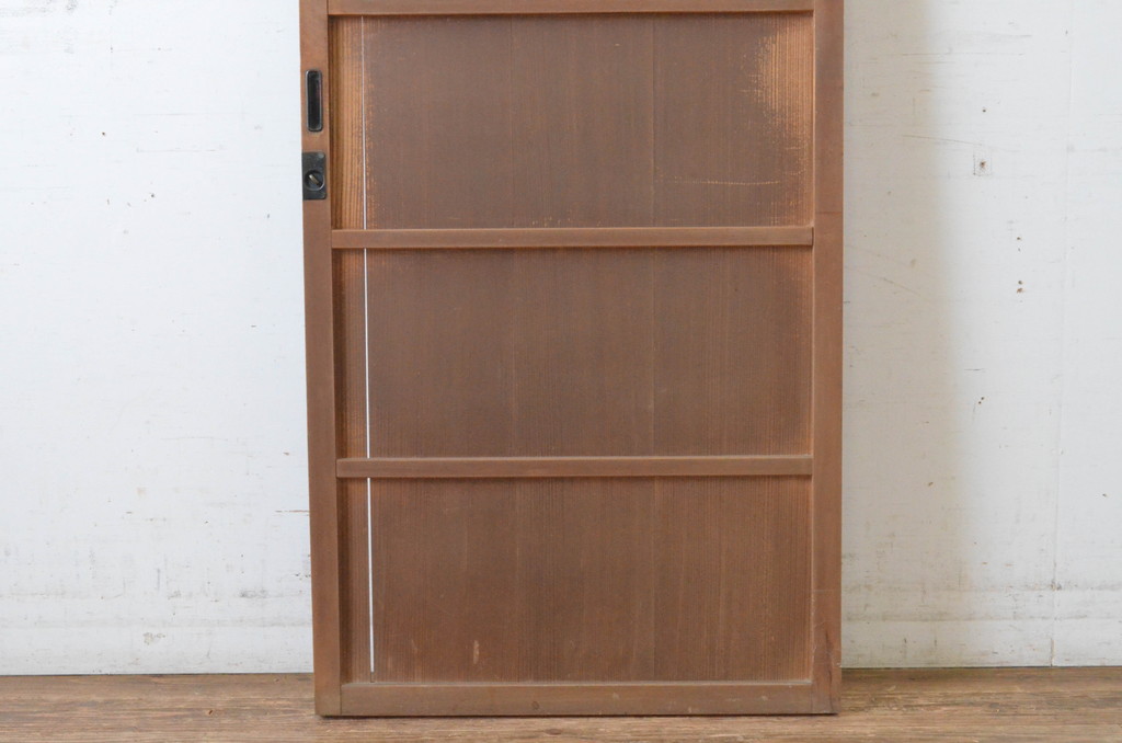 アンティーク建具 上手物!! 美しい柾目 鍵付き横桟板戸1枚(舞良戸、帯