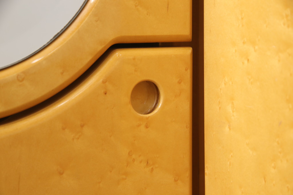 中古　IDC大塚家具　アベイル　バーズアイ(鳥眼杢)　メープル　温かみのある色合いと滑らかで美しい木肌がラグジュアリーな空間を演出するドレッサー、チェアセット(鏡台、姿見)(定価約24万円)(R-051043)