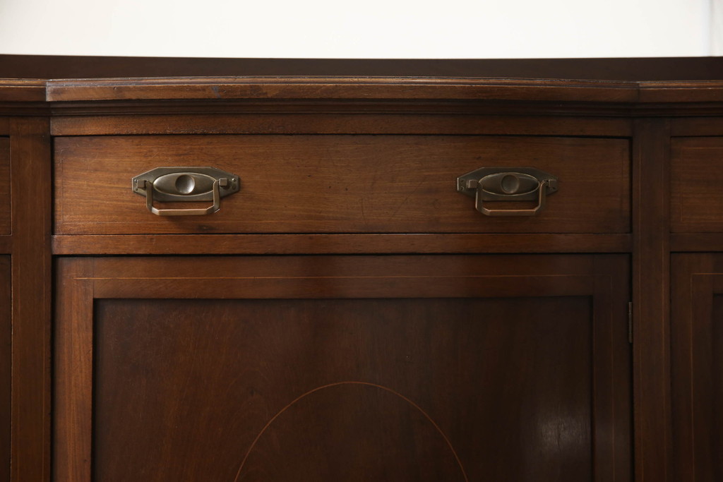 イギリスアンティーク　高級品!象嵌があしらわれたマホガニー材製のキャビネット(収納棚、戸棚、食器棚)(R-048484)