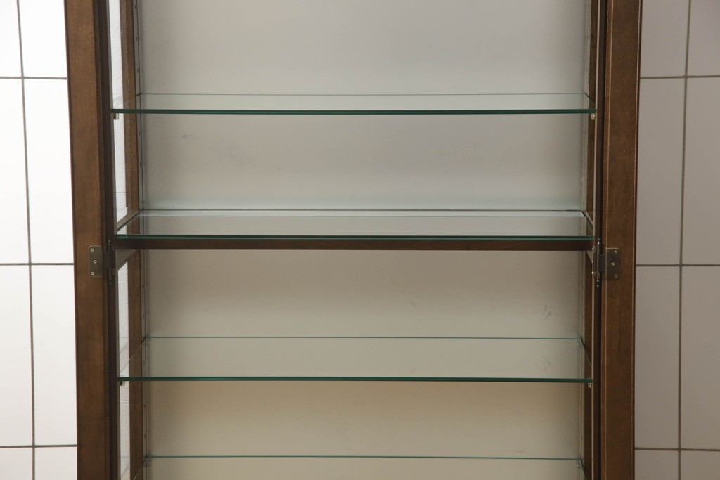 中古　美品　カリモク家具(karimoku)　domani(ドマーニ)　QUEENS　LIFE(クイーンズライフ)　洗練されたデザインが美しいキュリオケース(飾り棚、ガラスケース、ショーケース、キャビネット)(定価約40万円)(R-064386)