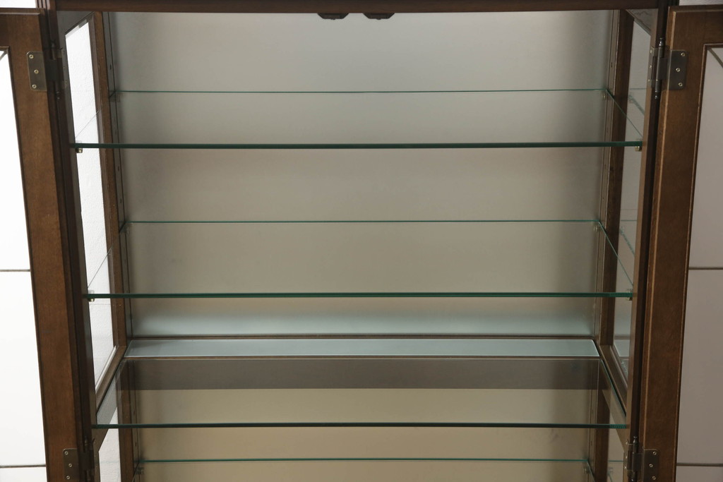 中古　美品　カリモク家具(karimoku)　domani(ドマーニ)　QUEENS　LIFE(クイーンズライフ)　洗練されたデザインが美しいキュリオケース(飾り棚、ガラスケース、ショーケース、キャビネット)(定価約40万円)(R-064386)