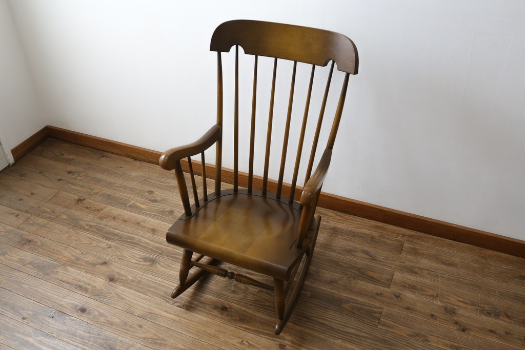 中古　美品　飛騨産業　キツツキ　穂高シリーズ　WINDSOR　ハイバックのゆったりとした座り心地が魅力的なロッキングチェア(アームチェア、板座チェア、揺り椅子)(R-078182)