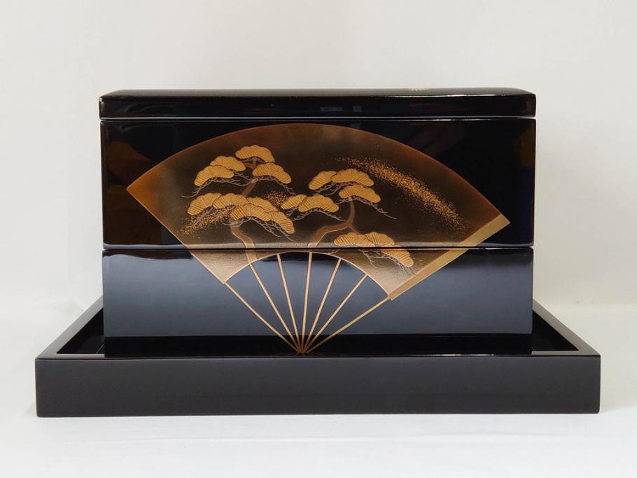 総本家濱田屋　輪島塗　漆器　木製　金蒔絵　平台付　扇面　松竹梅　格式高い雰囲気の二段重(菊、花、お重、重箱、黄袋付き、共箱付き)(R-079652)