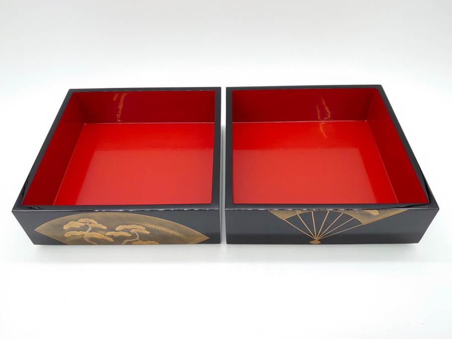 総本家濱田屋　輪島塗　漆器　木製　金蒔絵　平台付　扇面　松竹梅　格式高い雰囲気の二段重(菊、花、お重、重箱、黄袋付き、共箱付き)(R-079652)