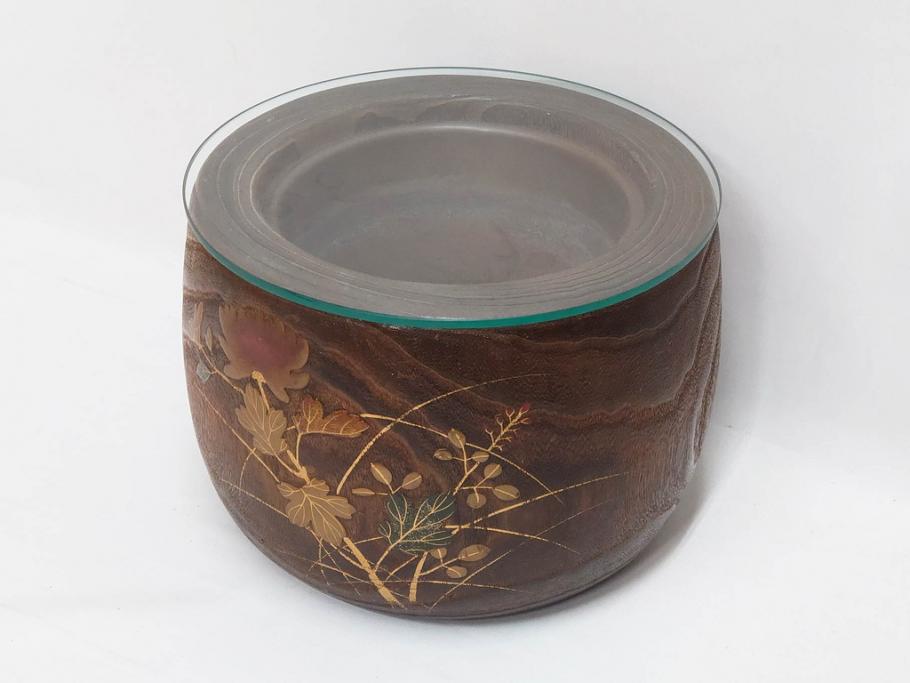 大正～昭和初期　蒔絵　刳り貫き　菊　雅なデザインが魅力の火鉢(花、丸火鉢、手あぶり、木製、ガラス天板付き)(R-079678)