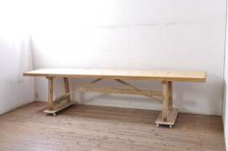 中古　アメリカ製　センチュリー社(CENTURY)　クラシカルなデザインのサイドテーブル(ナイトテーブル、サイドチェスト)(R-039018)