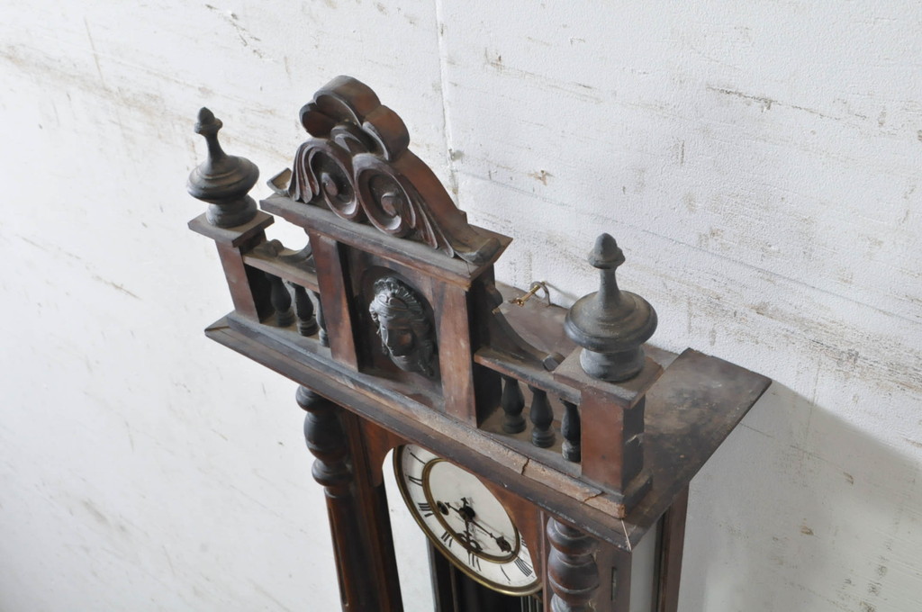 和製アンティーク　精工舎(SEIKOSHA、セイコー)　TRADE(S)MARK　黒柿材　凝った意匠が目を引くクラシカルな掛け時計(振り子時計、柱時計、古時計)(R-072199)