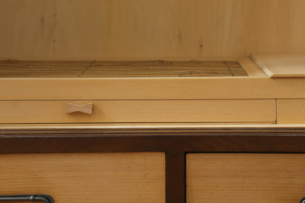 ビンテージ家具　時を刻んだ木の風合いが趣あふれる茶水屋(置き水屋、茶箪笥、茶棚、収納棚、食器棚、ヴィンテージ)(R-053775)