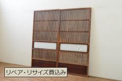 アンティーク建具　明治期　総ヒノキ(檜)材の金網入り格子くぐり戸1枚(蔵戸、引き戸、格子戸、マス目、升目、玄関戸、建具)(R-059207)