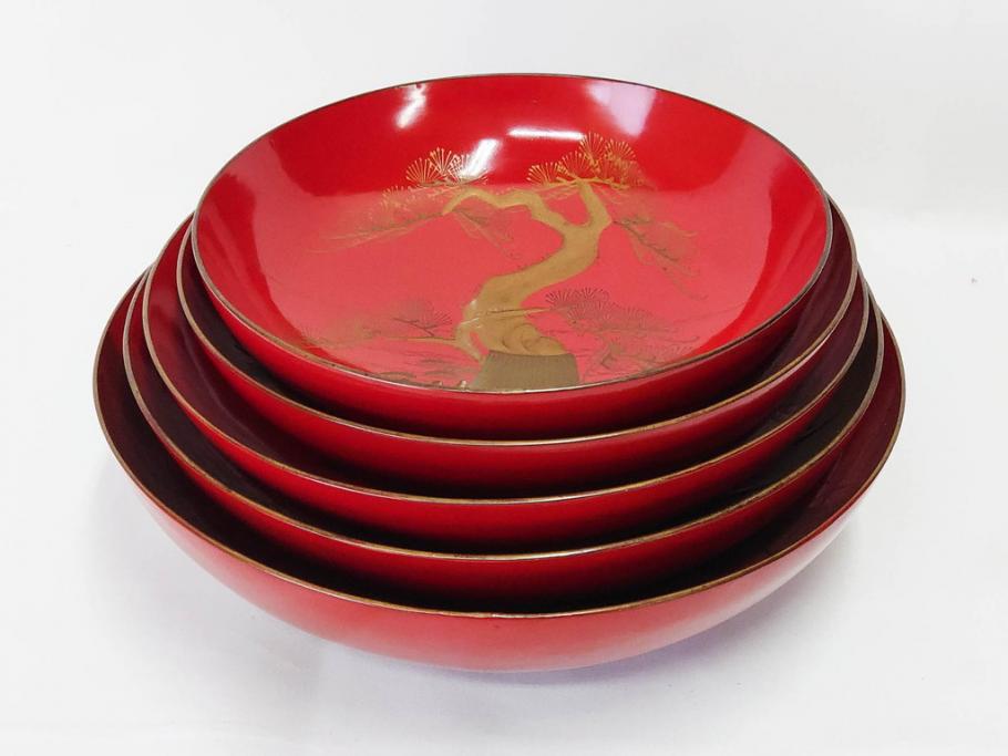 明治3年　朱塗　金蒔絵　漆器　木製　五ツ組　雅な雰囲気漂う大盃5点セット(松、牡丹、花、風景、漆芸、杯、酒器、和食器、共箱付き)(R-079685)