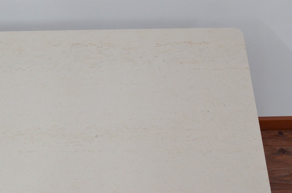 中古　展示品　新品同様品　arflex(アルフレックス)　Patrick Norguet(パトリック・ノルゲ)デザイン　IENA(イエナ)　DEKTON(デクトン)　無駄のない洗練されたデザインが素敵なダイニングテーブル(食卓、6人掛け、作業台、ミーティングテーブル、会議テーブル、打ち合わせテーブル)(定価約123万円)(R-079576)