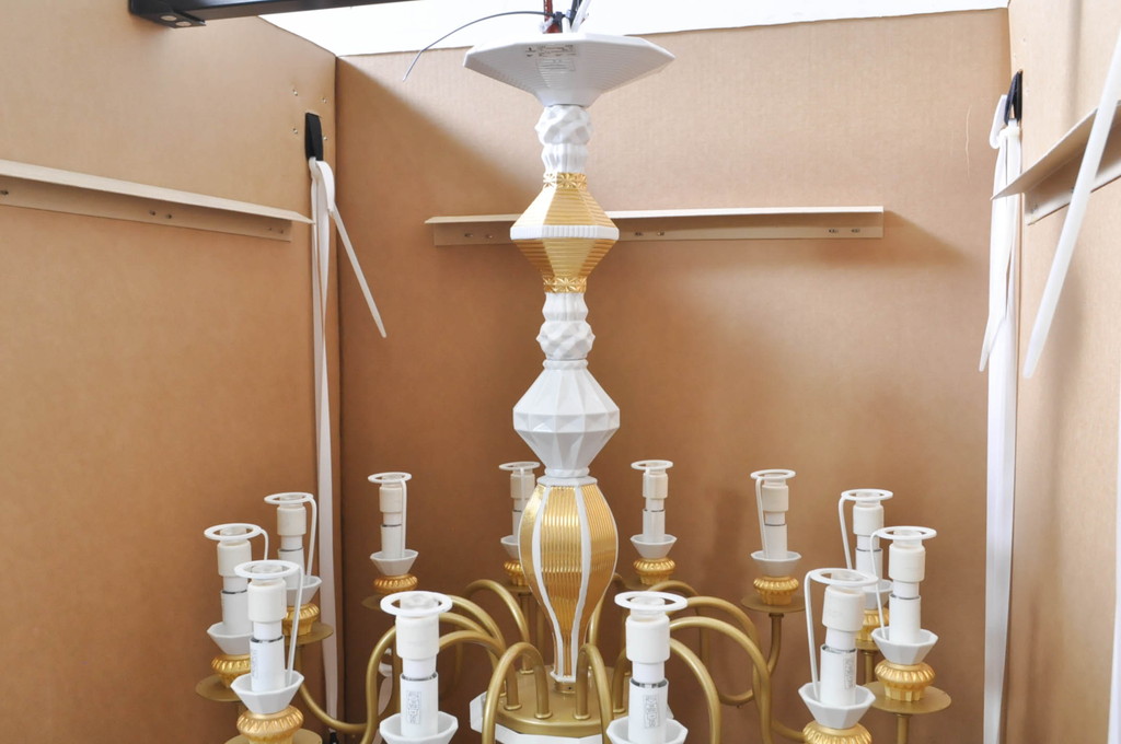 中古　極美品　Lladro(リヤドロ)　Belle de Nuit(ベル・ドュ・ニュイ)　ポーセリンシーリングランプ　2018年製　エレガントな空間を演出するシャンデリア12灯(吊り下げ型磁器、吊り下げ照明、天井照明)(定価約225万円)(R-072071)