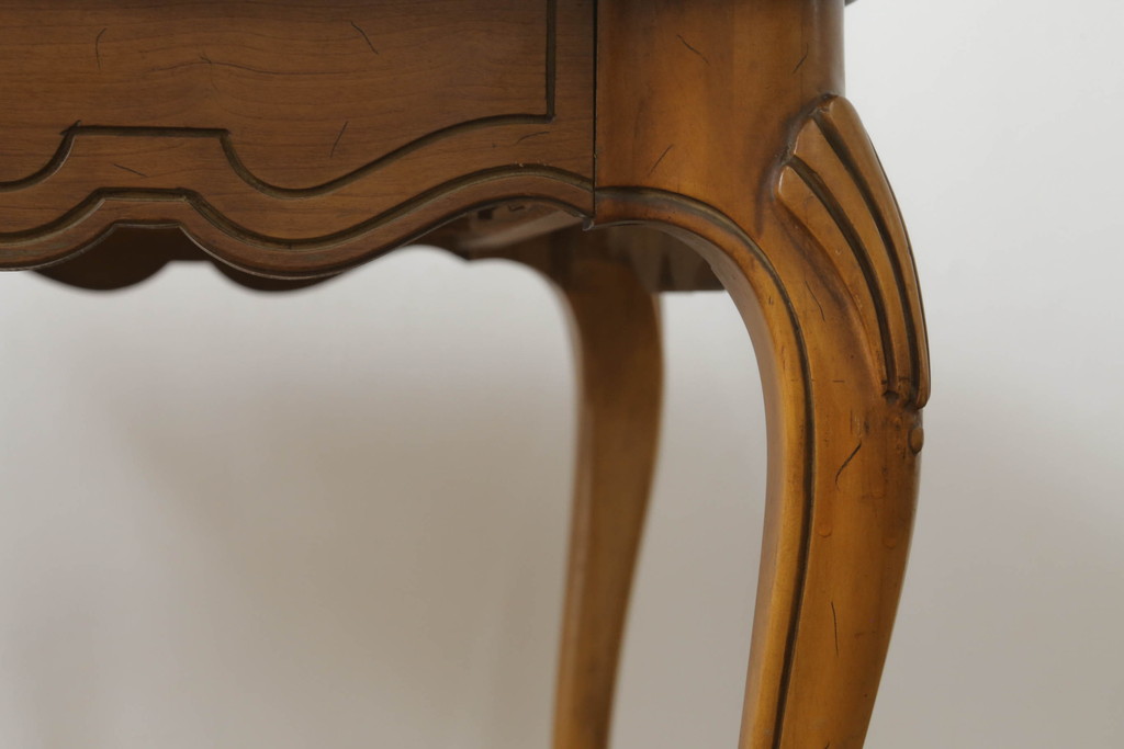 海外ビンテージ　引き出し付き　曲線を描く脚がエレガントで美しいサイドテーブル(ローテーブル、ヴィンテージ)(R-057412)