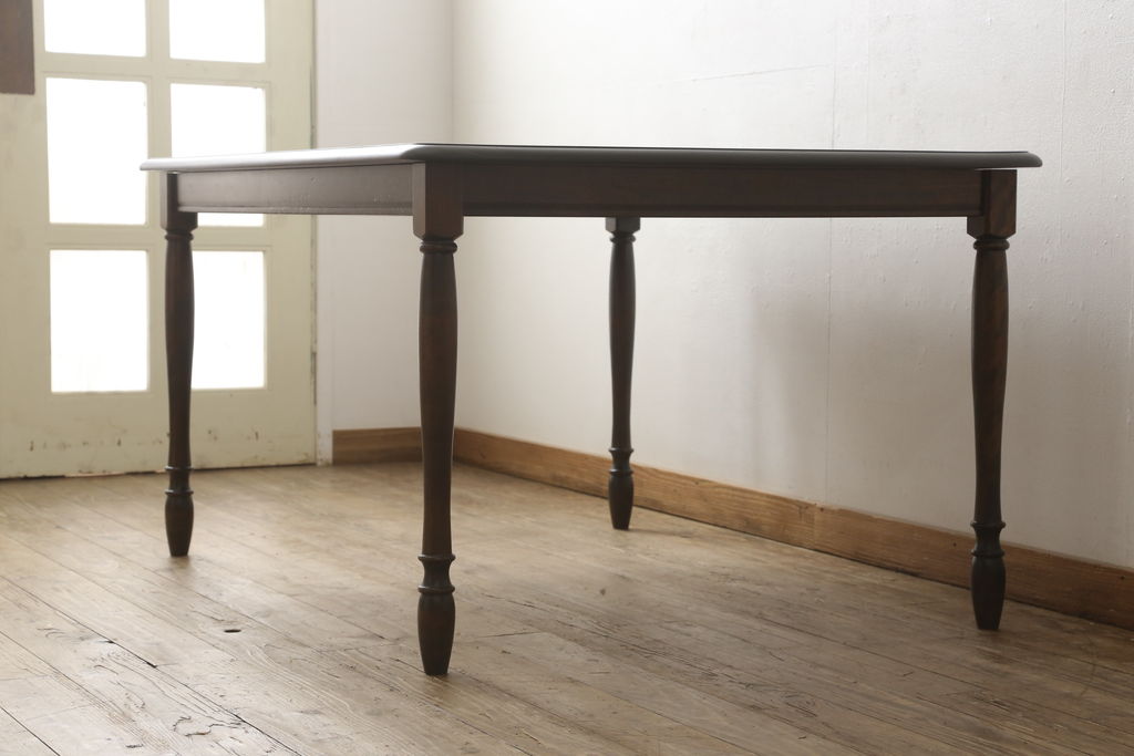 中古　美品　北海道民芸家具　細見の脚など繊細なデザインが美しいダイニングテーブル(4人掛け、食卓)(R-058313)