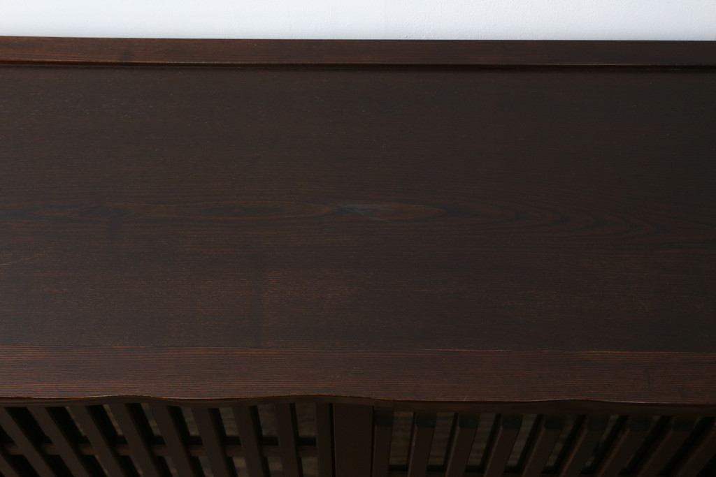 中古　民芸家具　展示未使用品　タモ材　上質な和の空間づくりに取り入れたいシックな水屋箪笥サイドボード(収納棚、戸棚、食器棚、キャビネット)(R-061455)