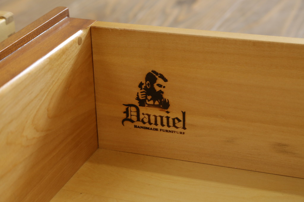中古　超美品　横浜ダニエル(daniel)　温かみある風合いが魅力的なチェスト(引き出し、洋服タンス)(R-054743)