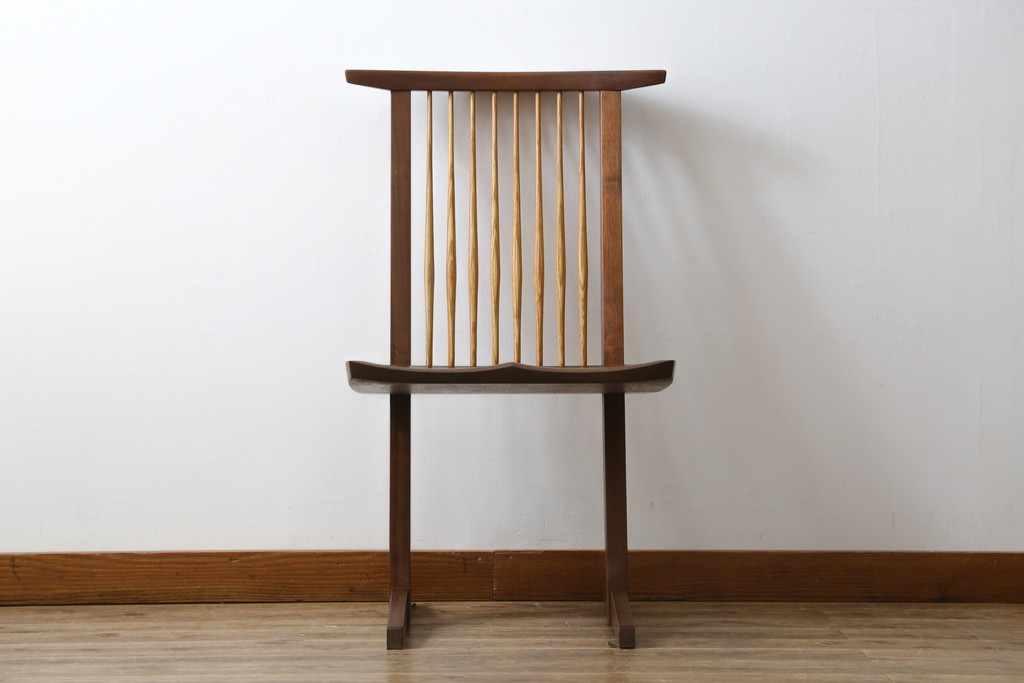 和製ビンテージ　美品　ジョージナカシマ　コノイドチェア(CONOID CHAIR)　CN101　スタイリッシュな佇まいのサイドチェア(ジョージ・ナカシマ、板座チェア、ダイニングチェア、椅子、イス、ヴィンテージ)(R-079710)