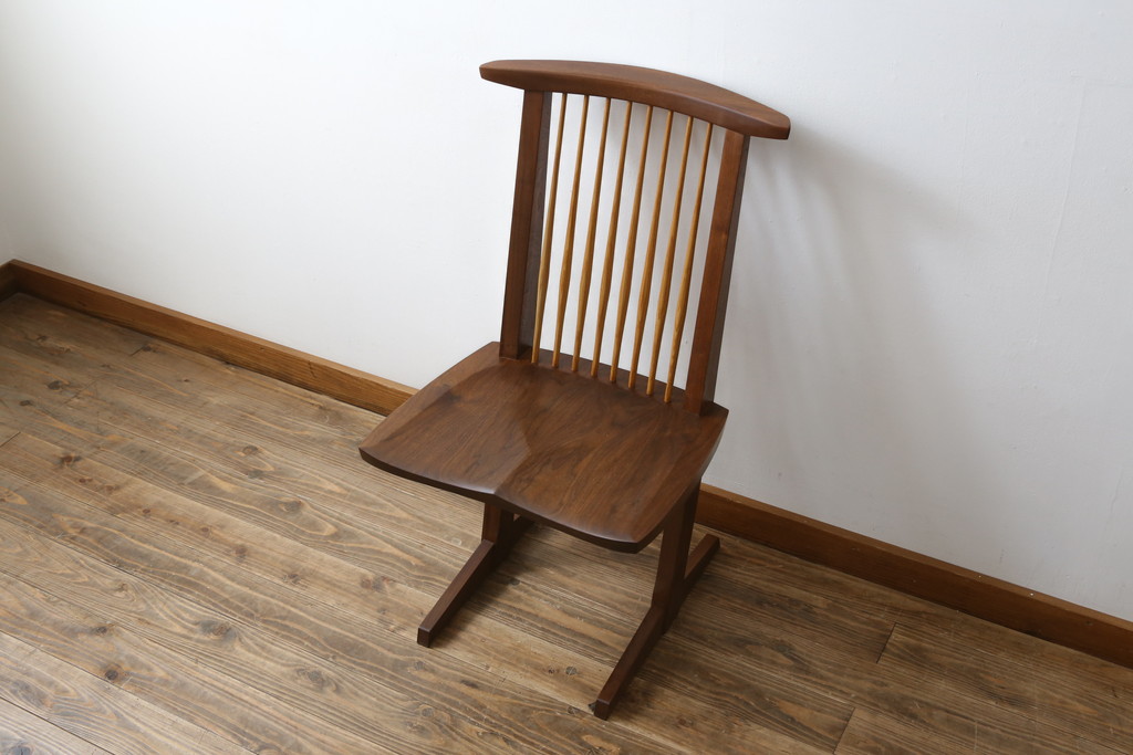 和製ビンテージ　美品　ジョージナカシマ　コノイドチェア(CONOID CHAIR)　CN101　スタイリッシュな佇まいのサイドチェア(ジョージ・ナカシマ、板座チェア、ダイニングチェア、椅子、イス、ヴィンテージ)(R-079710)
