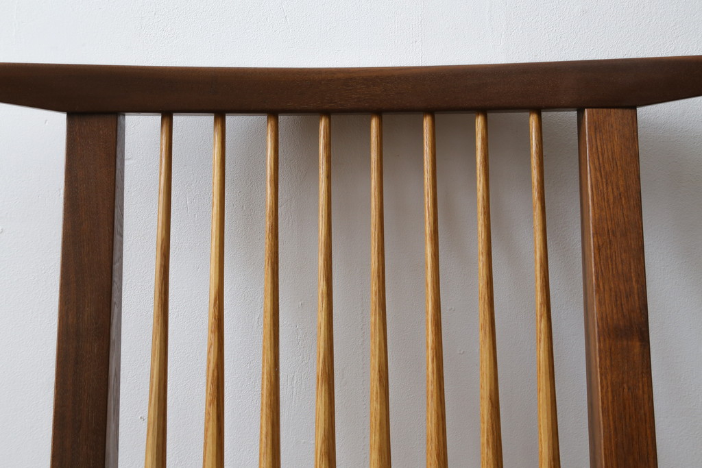 和製ビンテージ　美品　ジョージナカシマ　コノイドチェア(CONOID CHAIR)　CN101　スタイリッシュな佇まいのサイドチェア(ジョージ・ナカシマ、板座チェア、ダイニングチェア、椅子、イス、ヴィンテージ)(R-079710)