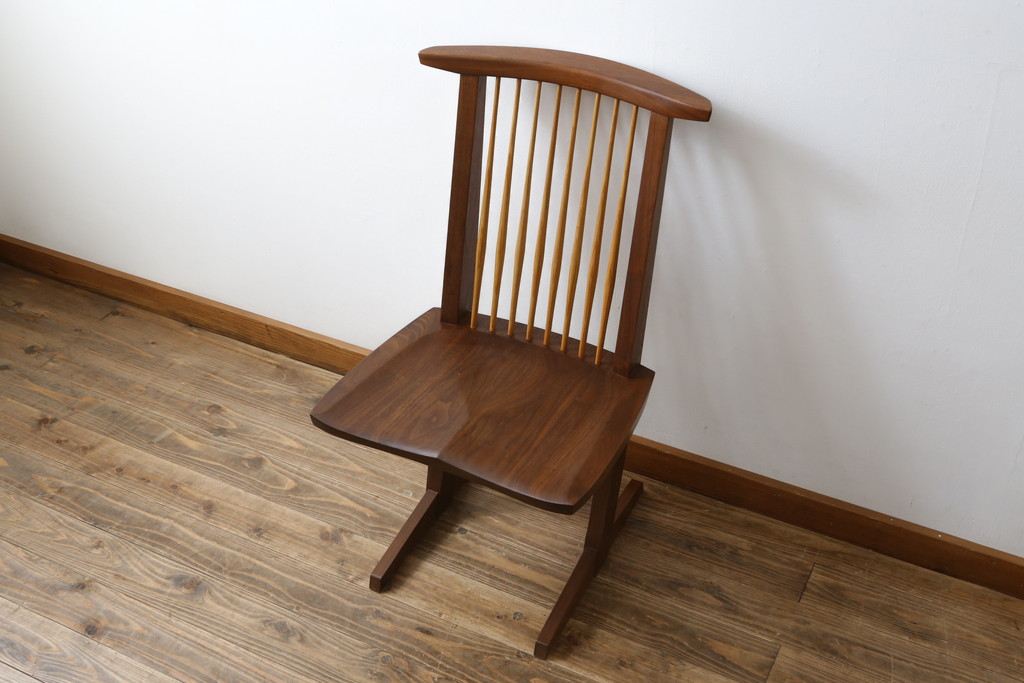 和製ビンテージ　美品　ジョージナカシマ　コノイドチェア(CONOID CHAIR)　CN101　スタイリッシュな佇まいのサイドチェア(ジョージ・ナカシマ、板座チェア、ダイニングチェア、椅子、イス、ヴィンテージ)(R-079711)