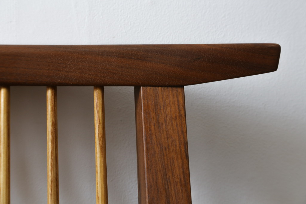 和製ビンテージ　美品　ジョージナカシマ　コノイドチェア(CONOID CHAIR)　CN101　スタイリッシュな佇まいのサイドチェア(ジョージ・ナカシマ、板座チェア、ダイニングチェア、椅子、イス、ヴィンテージ)(R-079711)