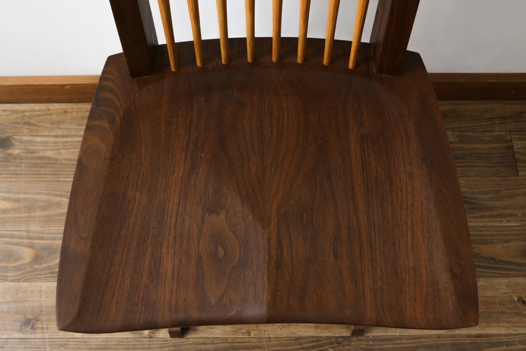 和製ビンテージ　美品　ジョージナカシマ　コノイドチェア(CONOID CHAIR)　CN101　スタイリッシュな佇まいのサイドチェア(ジョージ・ナカシマ、板座チェア、ダイニングチェア、椅子、イス、ヴィンテージ)(R-079711)