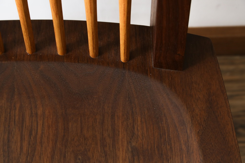 和製ビンテージ　美品　ジョージナカシマ　コノイドチェア(CONOID CHAIR)　CN101　スタイリッシュな佇まいのサイドチェア(ジョージ・ナカシマ、板座チェア、ダイニングチェア、椅子、イス、ヴィンテージ)(R-079711)