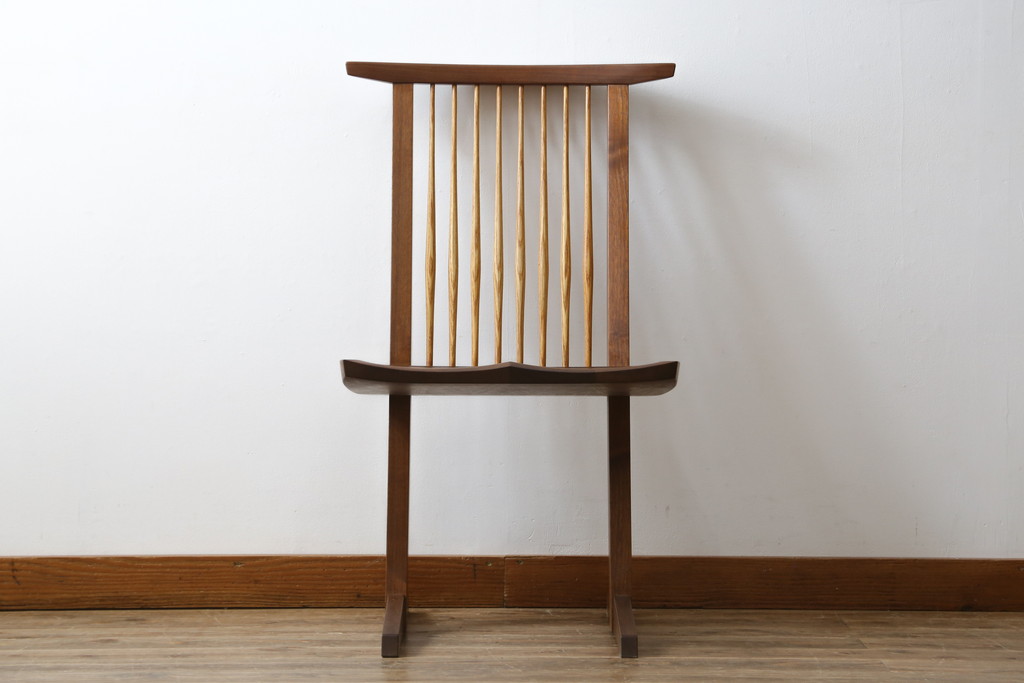 和製ビンテージ　美品　ジョージナカシマ　コノイドチェア(CONOID CHAIR)　CN101　スタイリッシュな佇まいのサイドチェア(ジョージ・ナカシマ、板座チェア、ダイニングチェア、椅子、イス、ヴィンテージ)(R-079712)