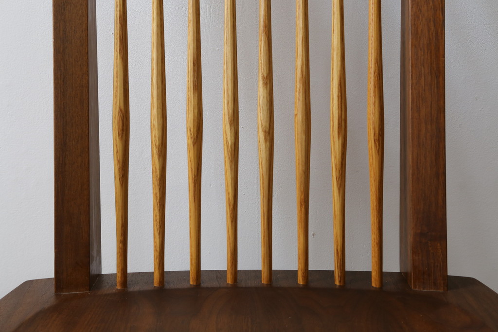 和製ビンテージ　美品　ジョージナカシマ　コノイドチェア(CONOID CHAIR)　CN101　スタイリッシュな佇まいのサイドチェア(ジョージ・ナカシマ、板座チェア、ダイニングチェア、椅子、イス、ヴィンテージ)(R-079712)