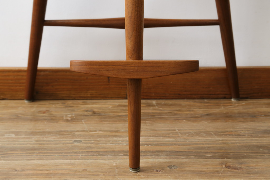 和製ビンテージ　美品　ジョージナカシマ　MIRA CHAIR H(ミラチェアH)　CN107　滑らかデザインが美しいカウンターチェア(ジョージ・ナカシマ、バーチェア、板座チェア、ダイニングチェア、椅子、イス、ハイチェア、ヴィンテージ)(R-079709)