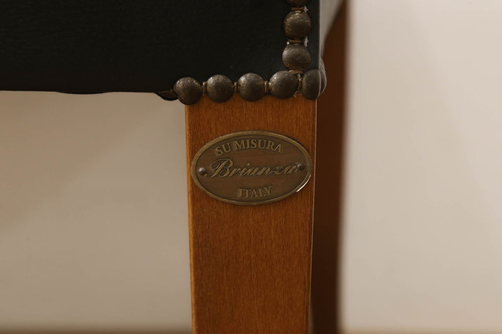 中古　イタリア家具　ス・ミズーラ(SU MISURA)　Brianza(ブリアンツァ)　クラシカルで洗練された佇まいが魅力のダイニングチェア2脚セット(椅子)(R-053191)