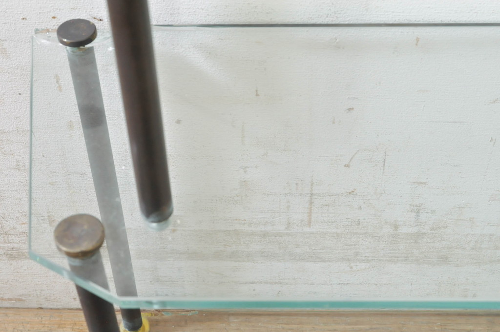 アンティーク　店舗什器におすすめ!真鍮フレーム・ガラス棚板のディスプレイ棚(陳列棚、飾り棚、展示台)(R-055868)