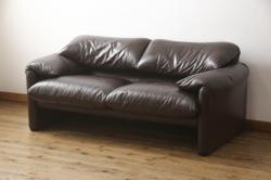 中古　Cassina(カッシーナ)　MARALUNGA(マラルンガ)　本革(レザー)　高級感漂う佇まいが魅力の2人掛けソファ(2P、二人掛け)(R-065637)