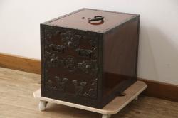 中古　希少!!　職人手造り　木戸良平作　重厚な金具とかくしのからくりが魅力の酒田船箪笥(掛硯型、懸硯型、舟箪笥、銭箱、時代箪笥、帳場箪笥、小物収納、小引き出し)(定価約170万円)(R-069912)