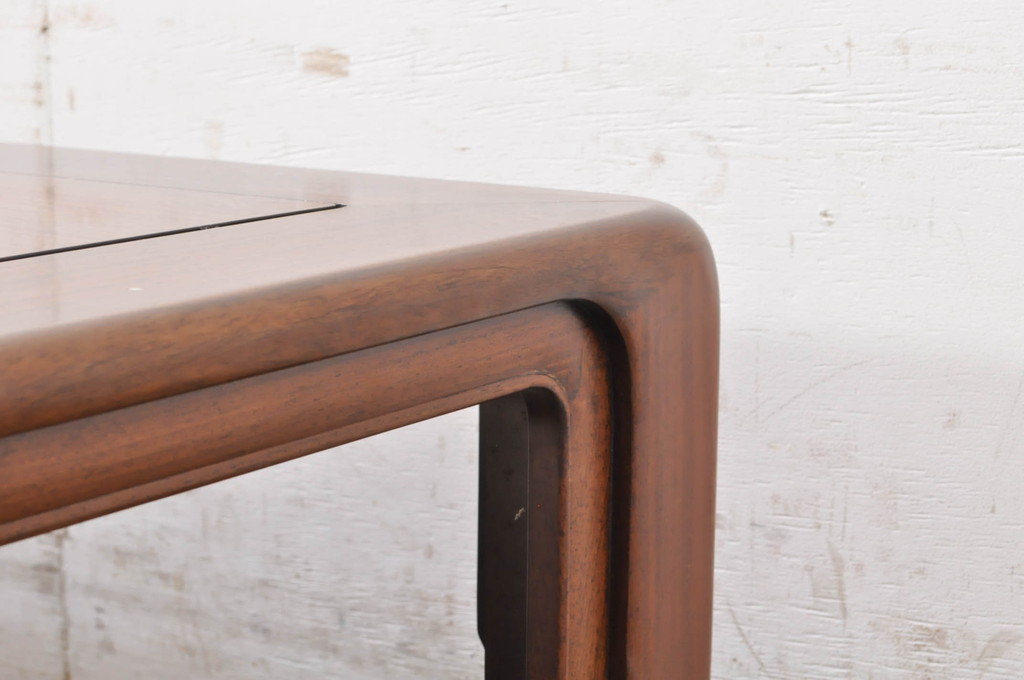 和製ビンテージ　国産　職人手作り　指物工芸家具　総紫檀(シタン)材　丸みを帯びた脚のデザインが柔らかな印象を与える座卓(ローテーブル、センターテーブル、ヴィンテージ)(R-071877)