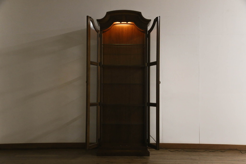 中古　DREXEL HERITAGE(ドレクセルヘリテイジ)　クラシカルな佇まいが魅力のキュリオケース(飾り棚、ガラスケース、ショーケース、キャビネット、陳列棚)(定価約62万円)(R-061986)