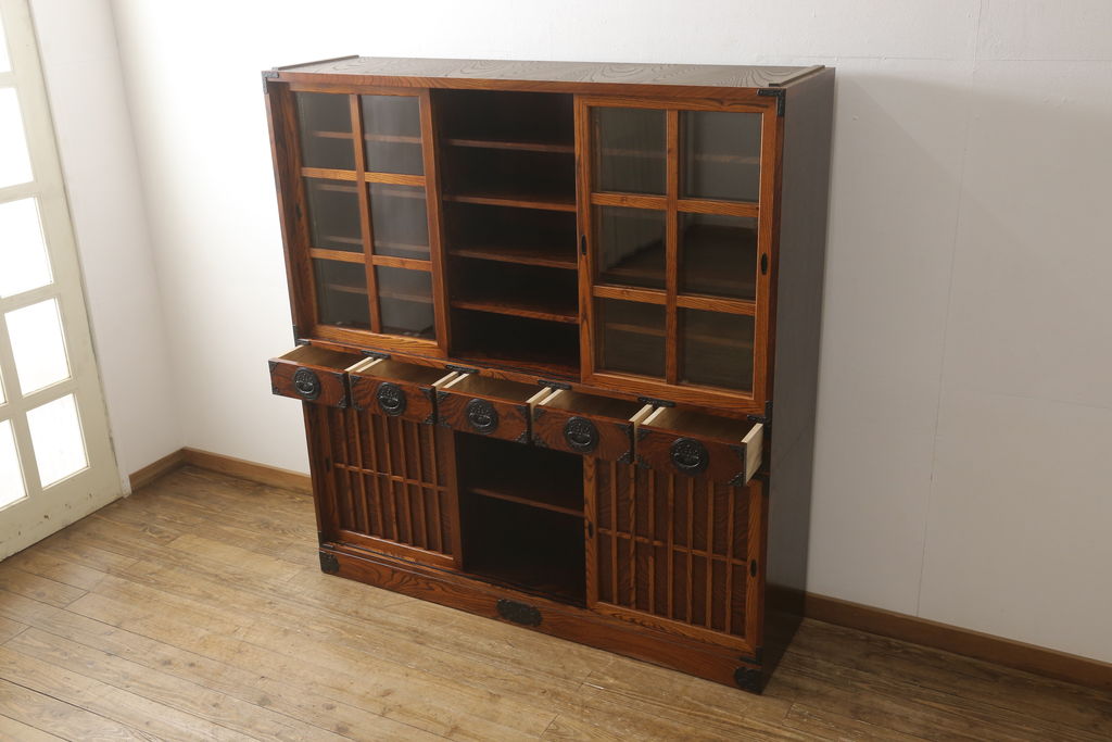 中古　美品　岩谷堂箪笥　収納力抜群! 上質な和の空間づくりに取り入れたい水屋箪笥(定価約120万円)(キャビネット、食器棚、戸棚、収納棚)(R-059763)
