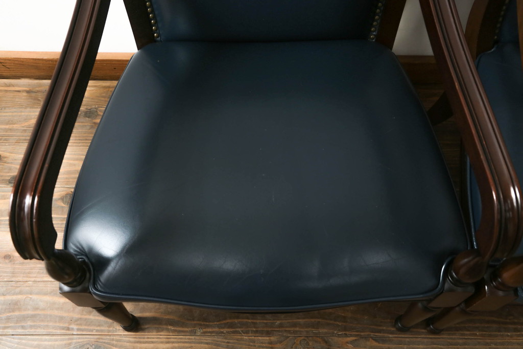 中古　maruni(マルニ木工)　KENT-COURT(ケントコート)　本革(レザー)　洗練された佇まいが美しいアームチェア2脚セット(ラウンジチェア、一人掛けソファ、1人掛けソファ、椅子、イス)(R-066050)